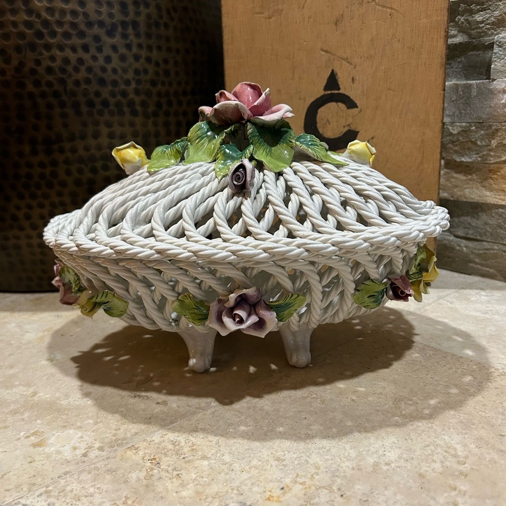 SOLD- BASSANO ITALY Capodimonte-style woven porcelain Rope Basket w/ Lid & Feet